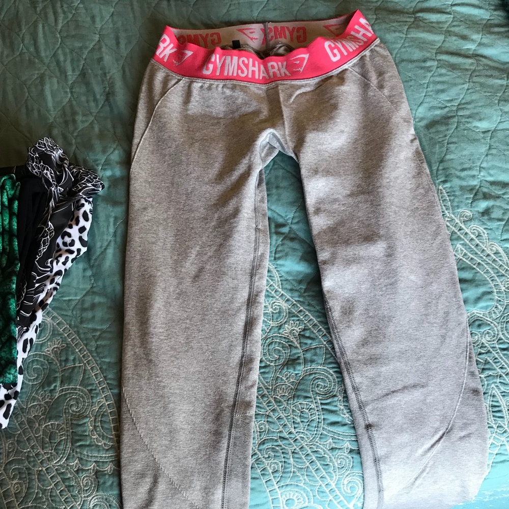 Gymshark light gray pink flex leggings M